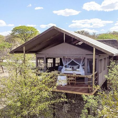 Eagle Tented Lodge & Spa Okaukuejo Luaran gambar