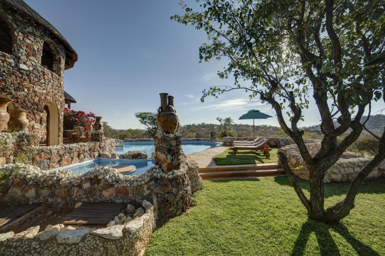 Eagle Tented Lodge & Spa Okaukuejo Luaran gambar