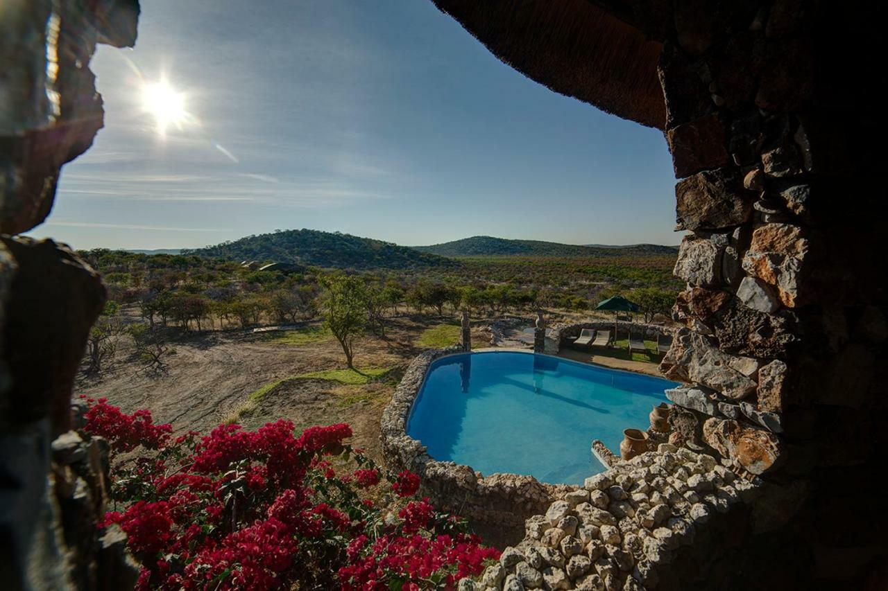 Eagle Tented Lodge & Spa Okaukuejo Luaran gambar