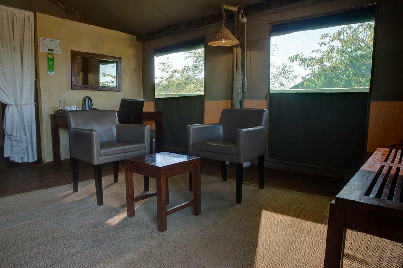 Eagle Tented Lodge & Spa Okaukuejo Luaran gambar