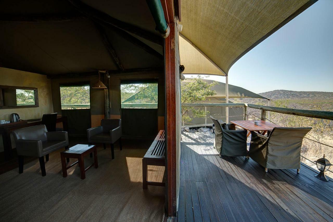 Eagle Tented Lodge & Spa Okaukuejo Luaran gambar