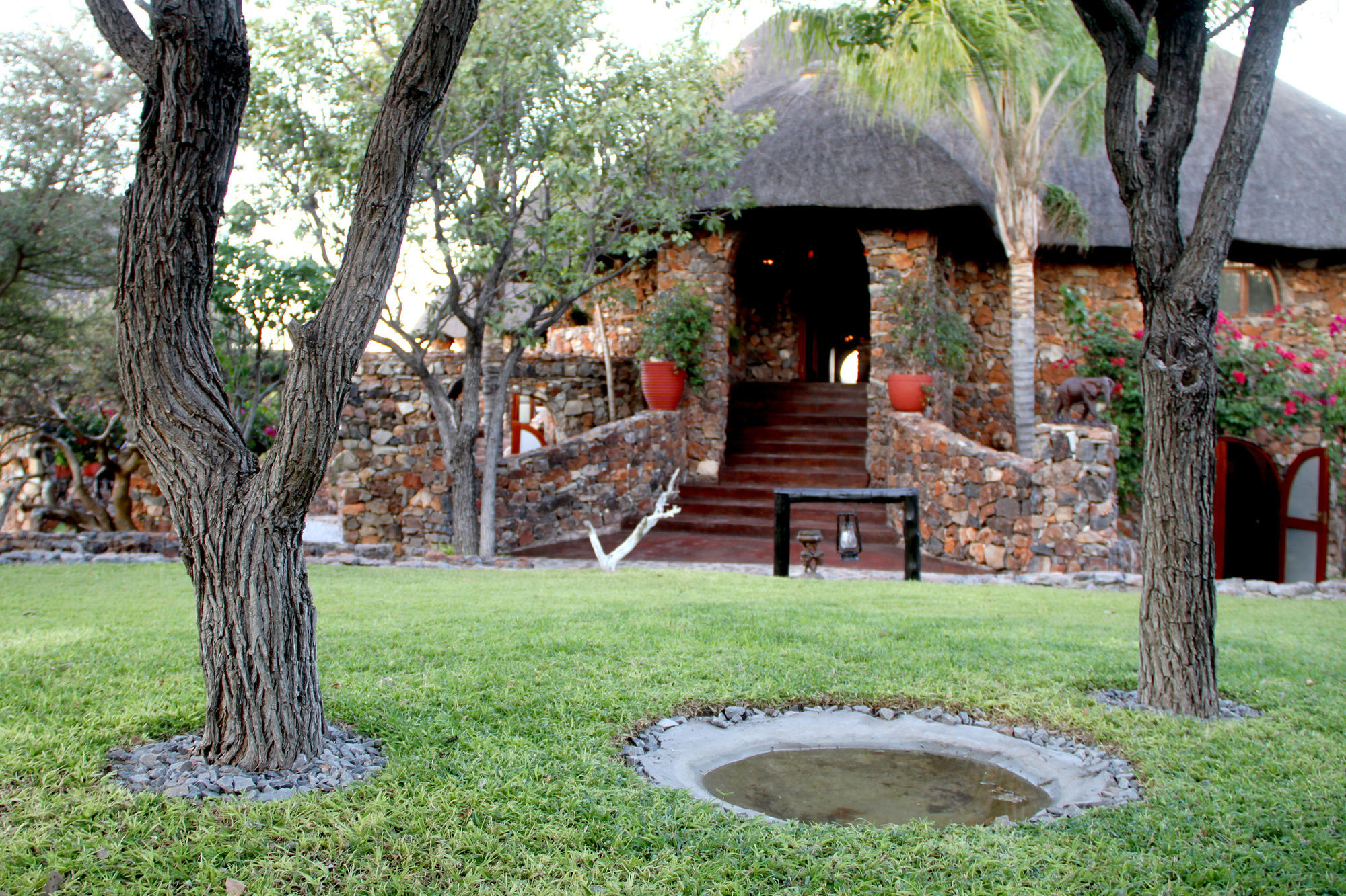 Eagle Tented Lodge & Spa Okaukuejo Luaran gambar